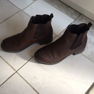 Eastland Brown Leather Ankle Boots size 9